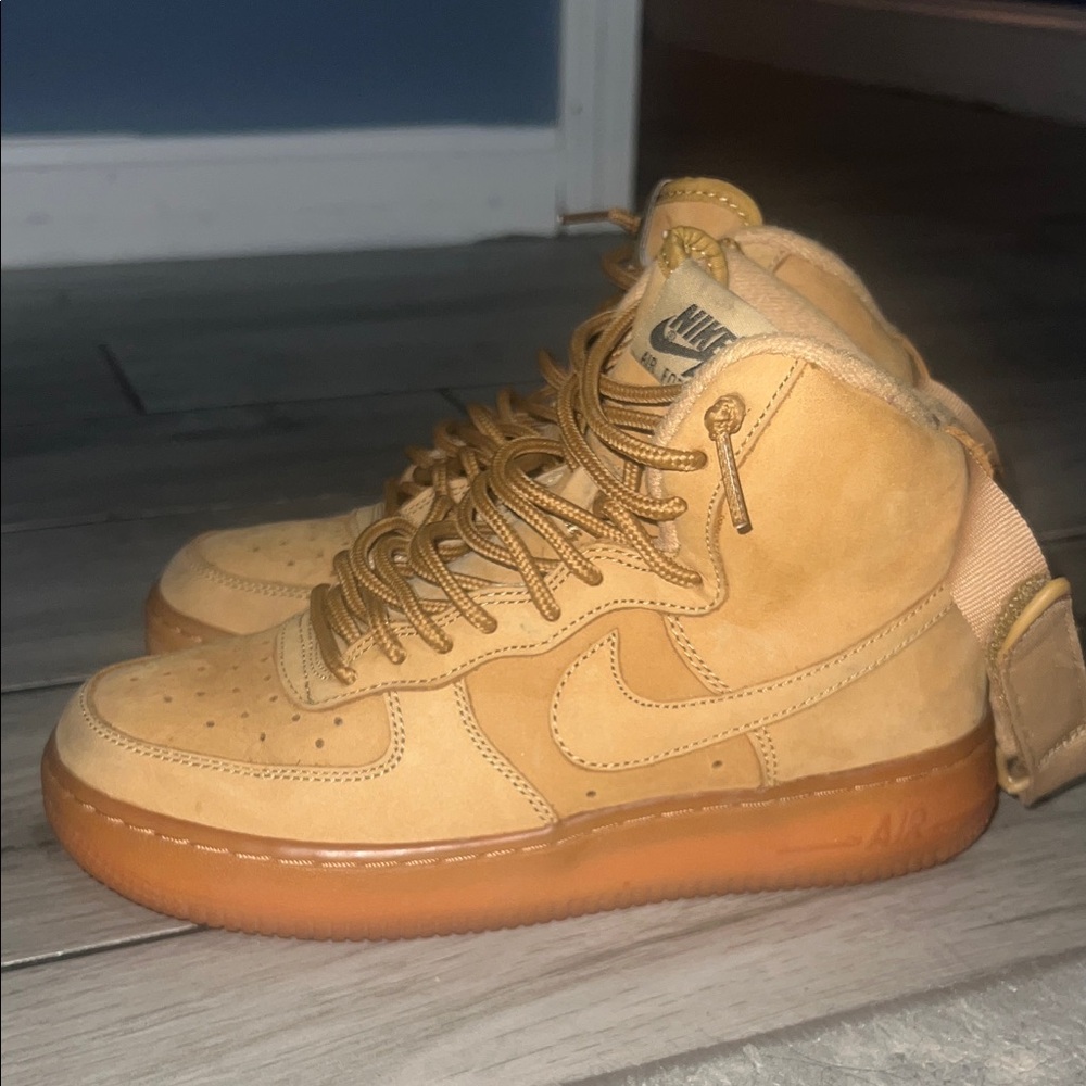 Nike Air Force 1 Wheat High-Top (Grade School 4.5/ Women 6) only worn few times
